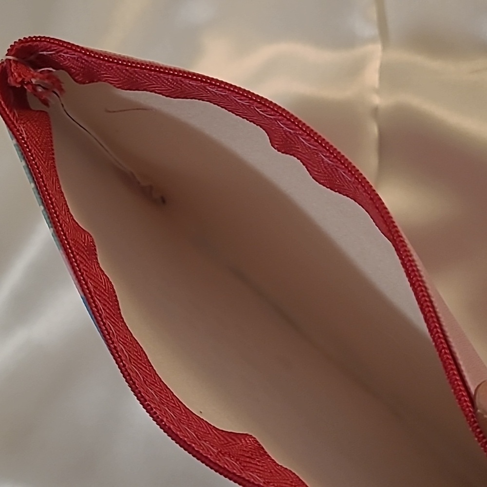 Colorful Heart Pattern Pouch - Picture 4 of 4